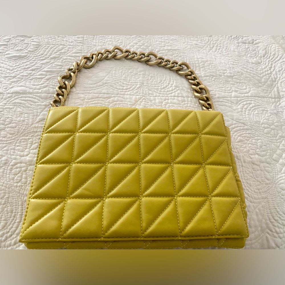 New Yellow Quilted Flip clutch w/removal chunky chain shoulder chain.